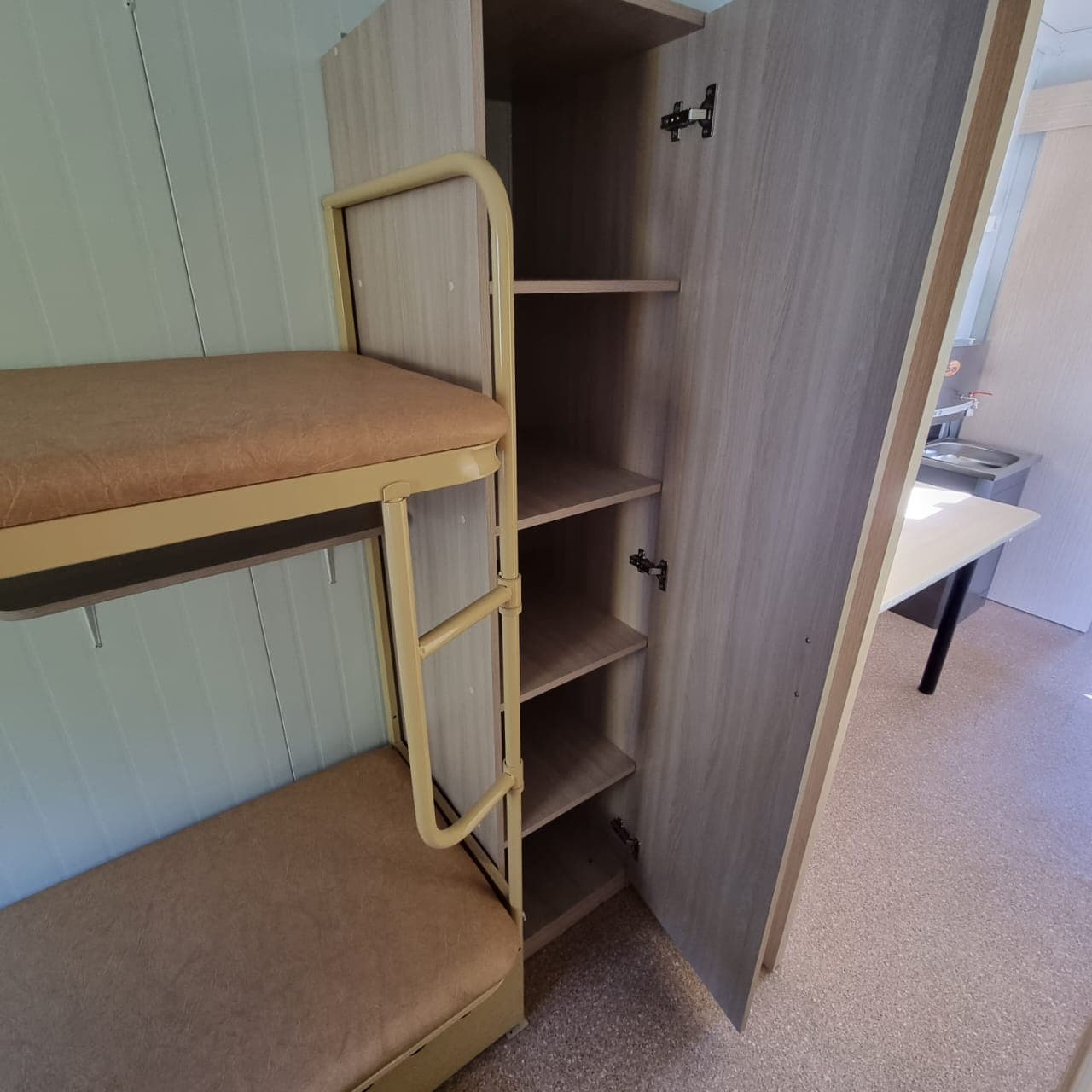 Вагон-дом жилой на 8 человек: фотография 4