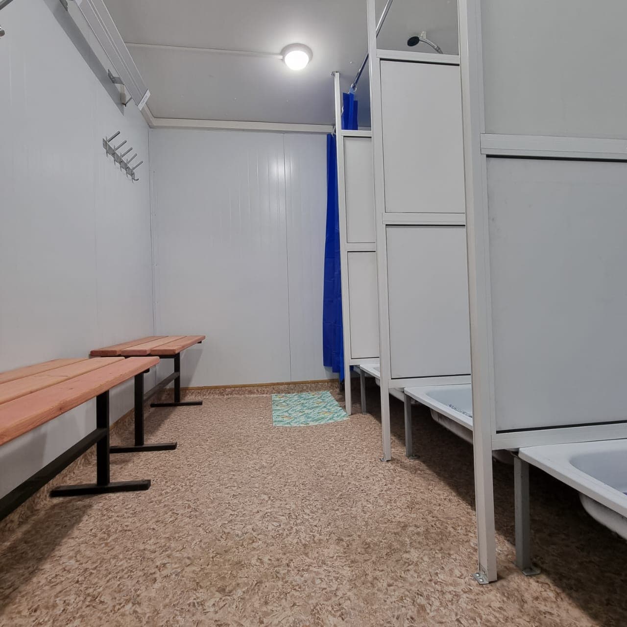 Вагон-душевая на 4 кабинки: фотография 1