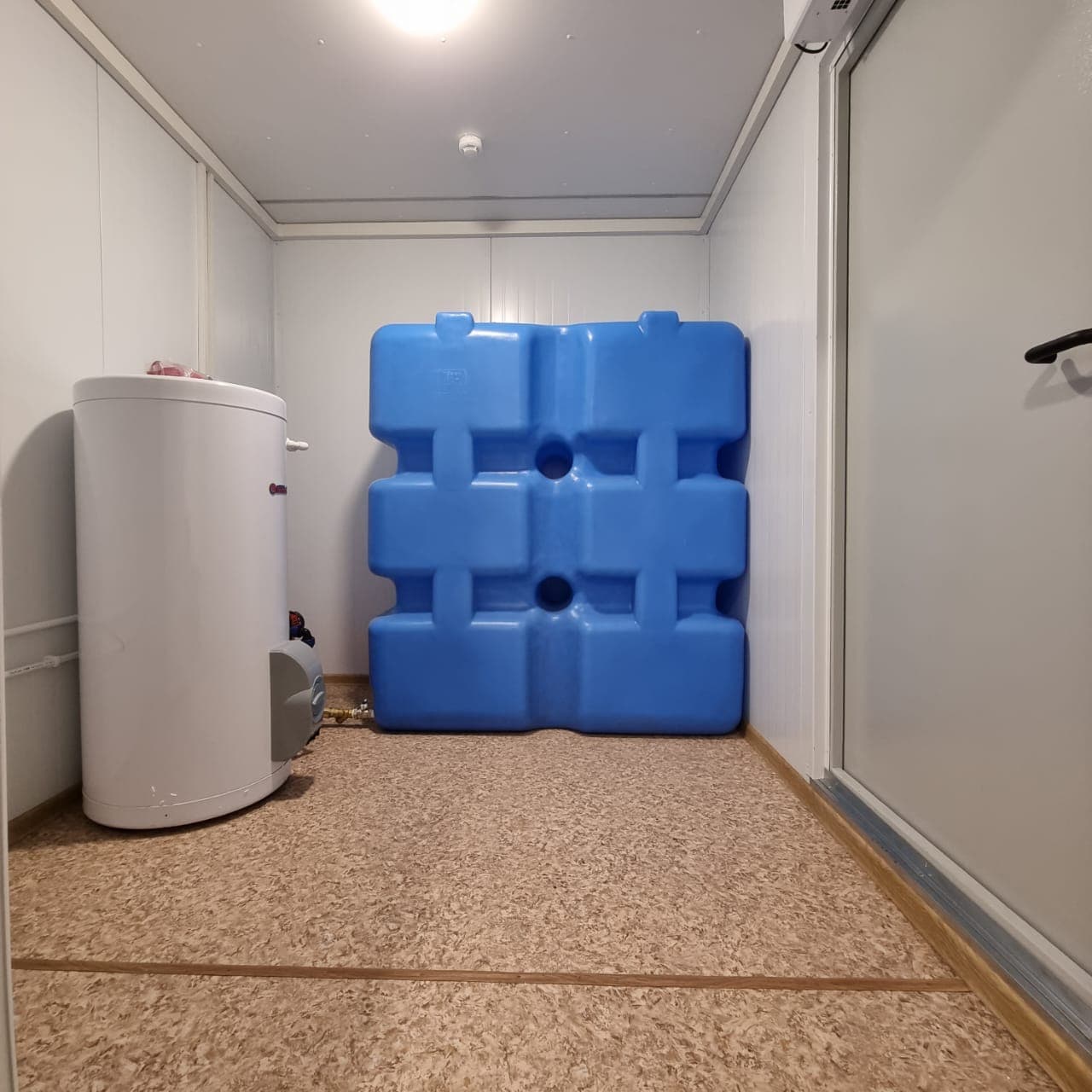 Вагон-душевая на 4 кабинки: фотография 5